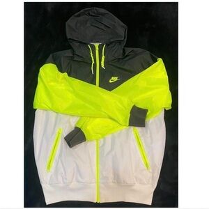 Nike • Windbreaker